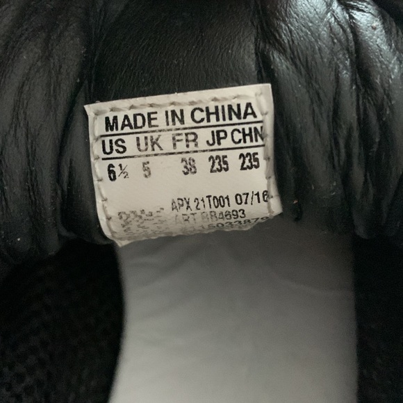 Y-3 women’s athletic shoe - Picture 5 of 5